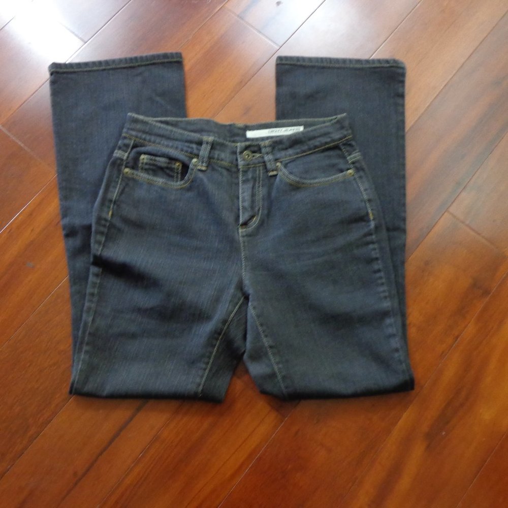 WOMENS DKNY JEANS BOOT CUT SIZE 4 (28X29)